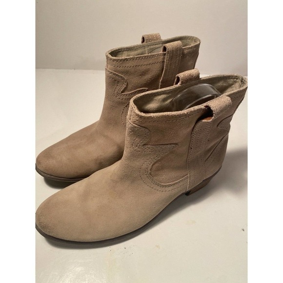 LUCKY Brand Suede Leather Slip On Ankle Bootie Size 7.5 Low Heel Tan Beige - Picture 1 of 8
